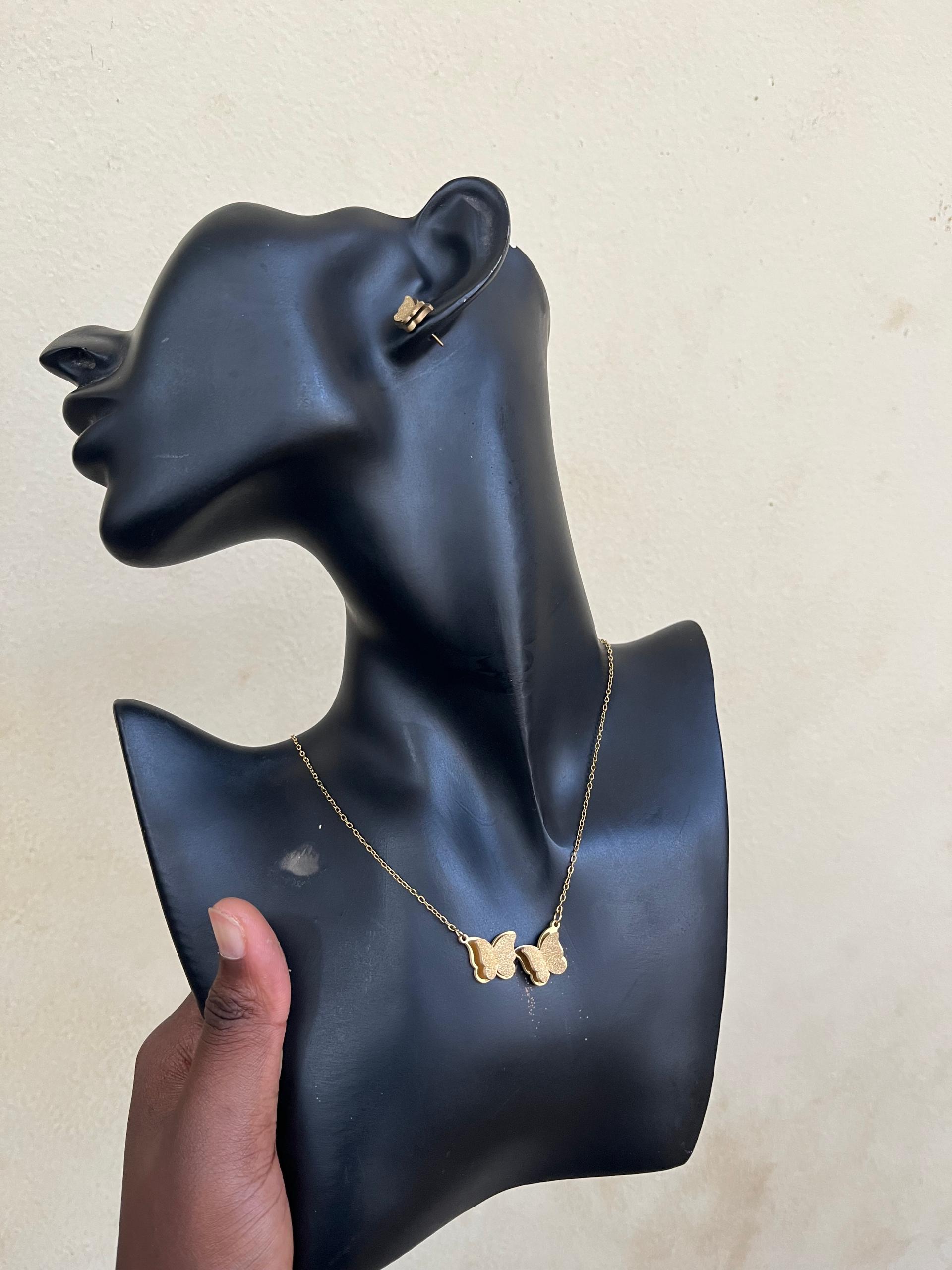 Ensemble collier, boucle d'oreille