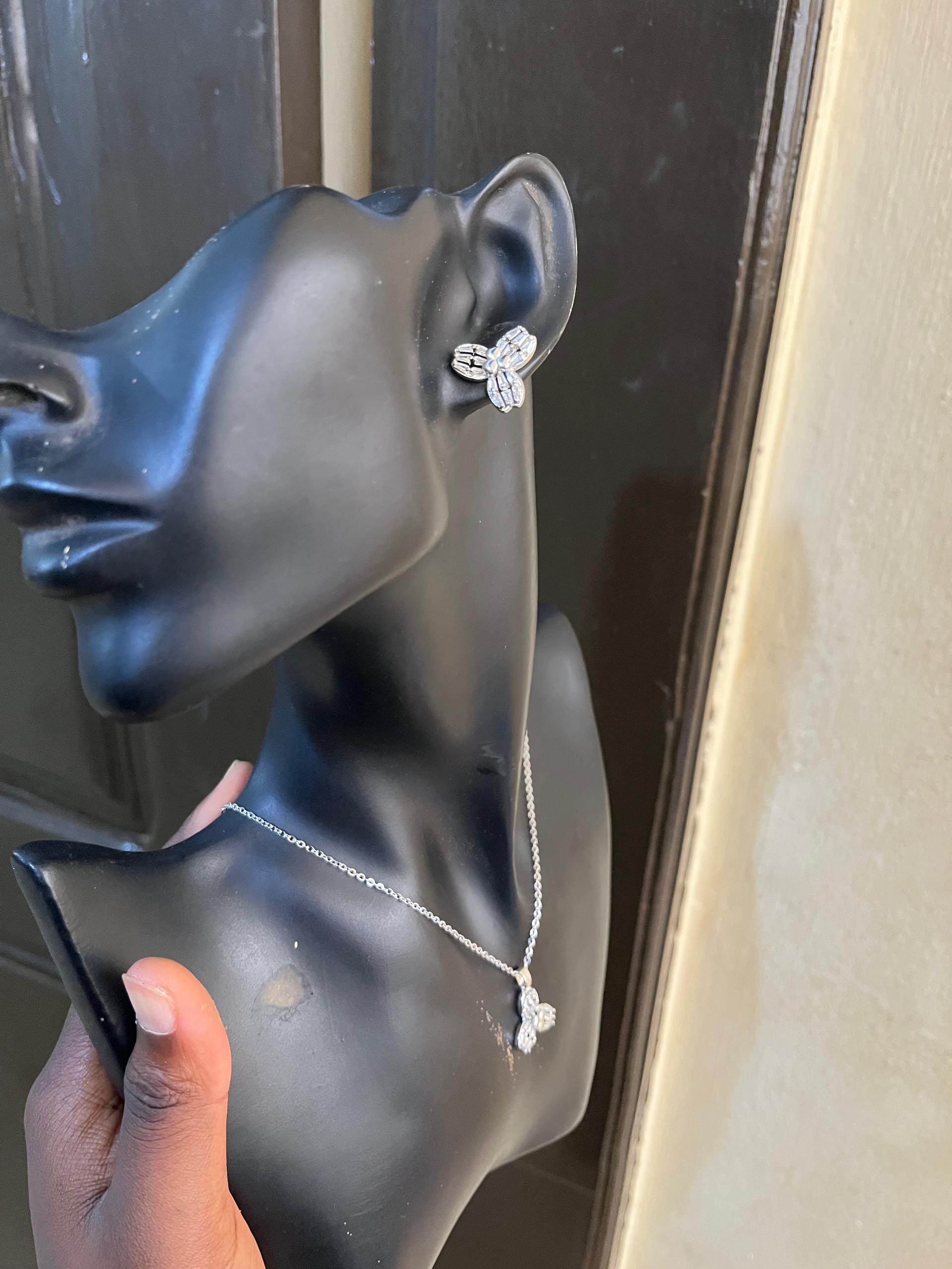 Ensemble collier, boucle d'oreille