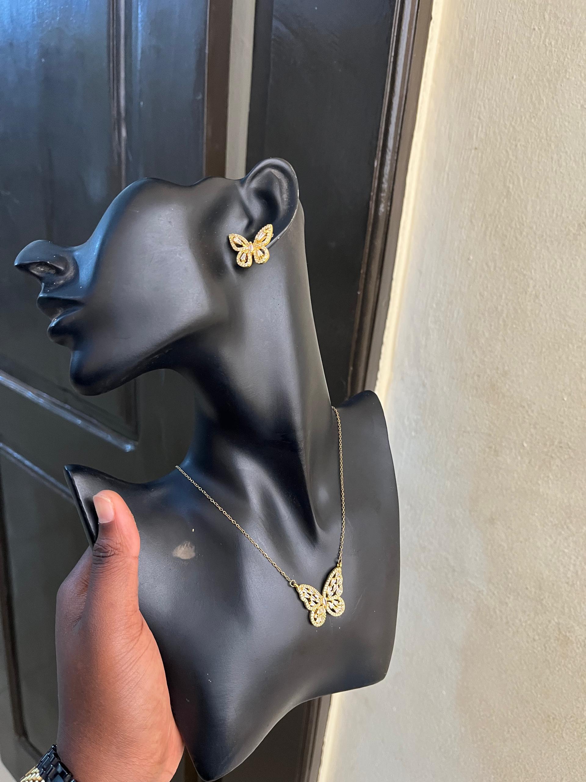 Ensemble collier, boucle d'oreille